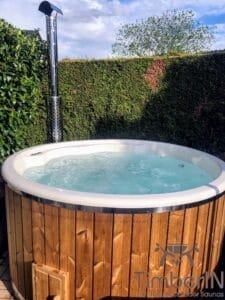 Wood fired hot tub with jets – timberin rojal (1)