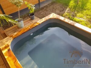 Square large hot tub (1)