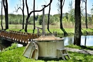 Wooden hot tub basic model made of siberian spruce larch 21