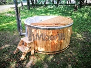 Outdoor fiberglass hot tub with integrated heater Wellness Deluxe 30