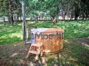 Outdoor fiberglass hot tub with integrated heater Wellness Deluxe 31