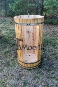 Outdoor wooden shower 3