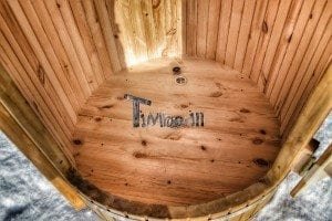 Outdoor shower with roof and door 11