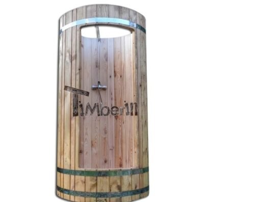 Ducha exterior de madera