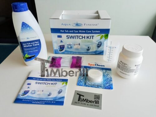 Set para mantenimiento de agua para jacuzzis exteriores.