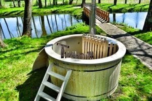 Wood fired hot tub for garden. Includes sand filtration 2 LED and wall insulation 9