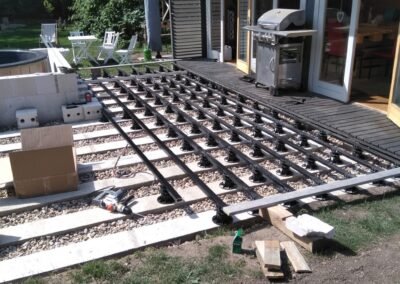 Building the outdoor terrace (10)