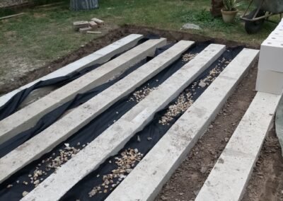 Building the outdoor terrace (5)