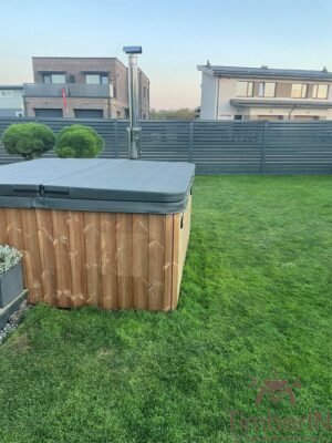 Jacuzzi exterior cuadrada en fibra de vidrio de 2.2 x 2.2 m (4)