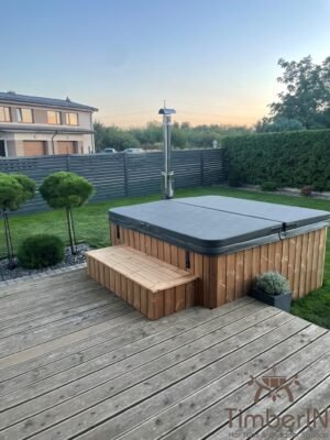 Jacuzzi exterior cuadrada en fibra de vidrio de 2.2 x 2.2 m (5)