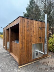 Sauna de jardín moderna con jacuzzi (10)