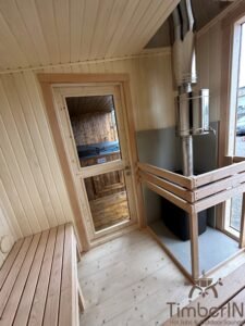 Sauna de jardín moderna con jacuzzi (9)