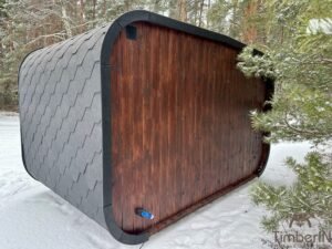 Parte trasera de la Nordic Horizon con panel de madera oscura y laterales curvados con tejas